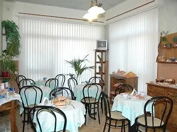 Hotel Vignola Assisi 2*,